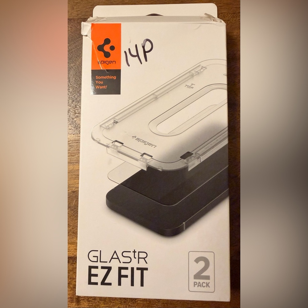 NWT SPIGEN TEMPERED GLASS PRIVACY SCREEN PROTECTORS - FOR iPHONE 14 PRO - 2 PACK - Picture 10 of 16